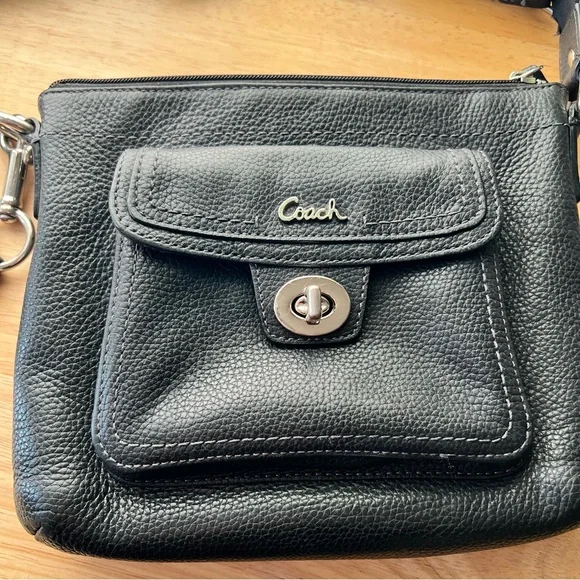 Coach Black Pebbled Leather Crossbody Bag Turnlock Pocket - Picture 3 of 10